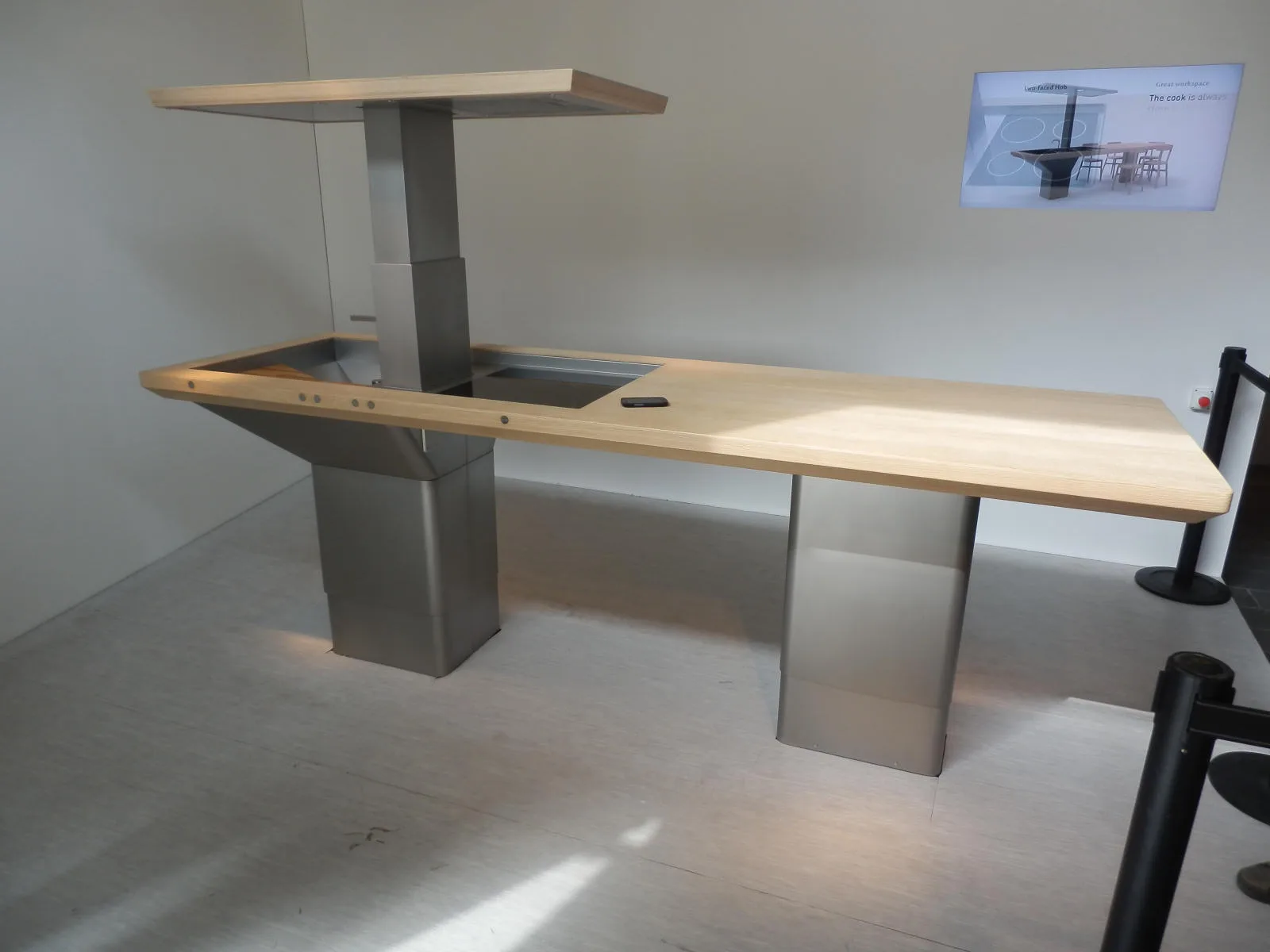 Banco cucina realizzato per Haut Material